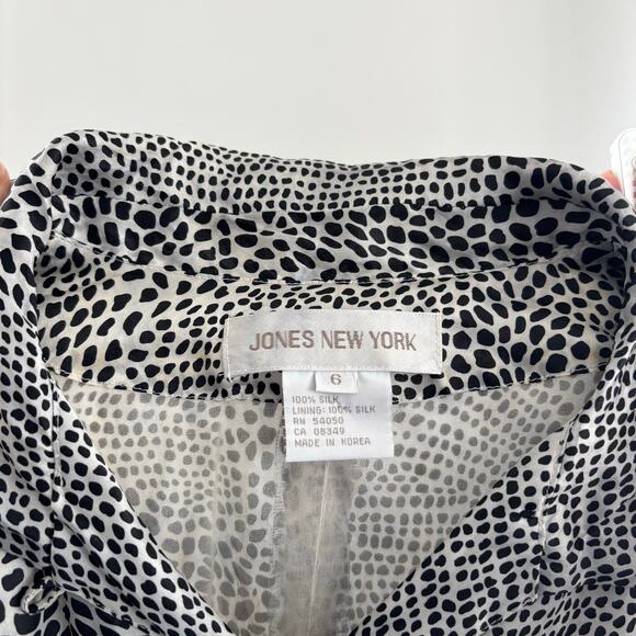 Vintage 1980s Jones New York 100% Silk Blouse Size 6 - Picture 2 of 5